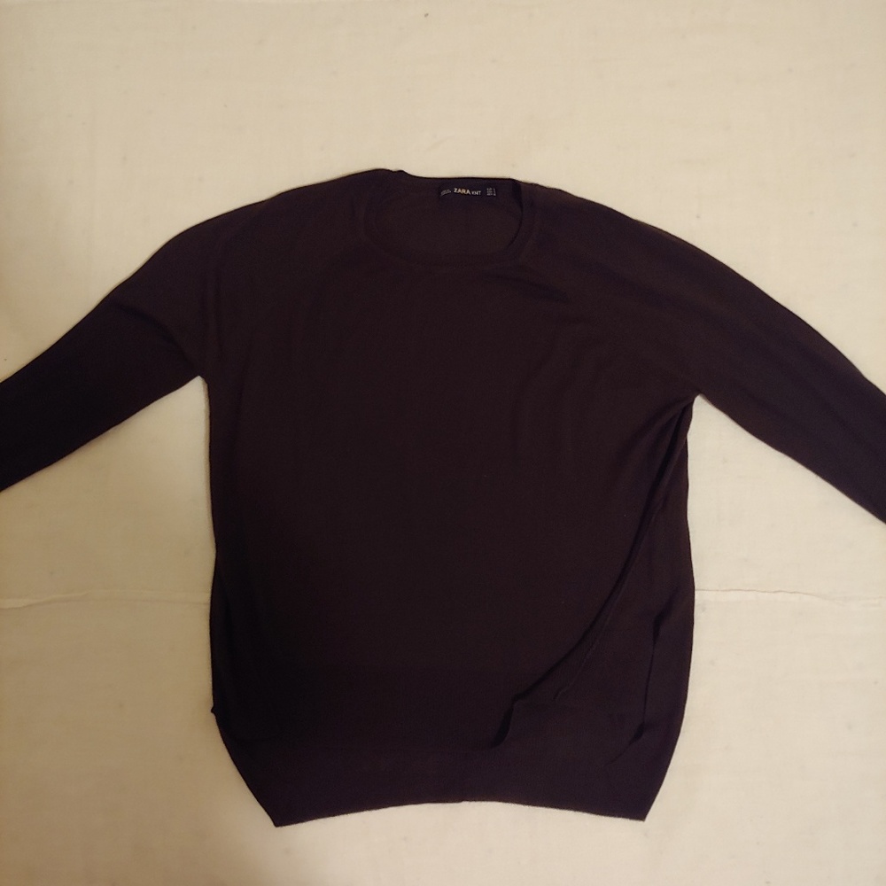 Zara high low light sweater.